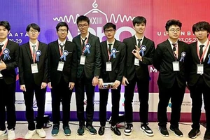 8/8 học sinh Việt Nam đoạt giải tại Olympic Vật lý châu Á - Thái Bình Dương