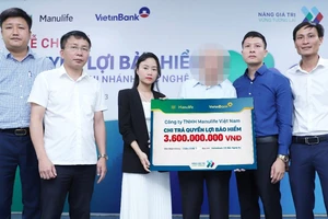 Manulife Việt Nam chi trả 3,6 tỷ đồng quyền lợi bảo hiểm cho khách hàng ở Nghệ An