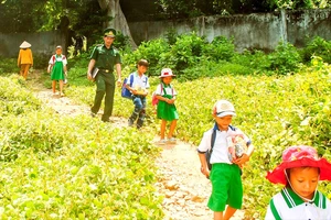 Miễn học phí cho học sinh trường công lập: Thêm cơ hội cho học sinh khó khăn đến trường