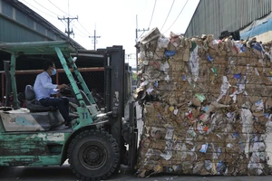 Siết nhập khẩu phế liệu: Doanh nghiệp bị động 