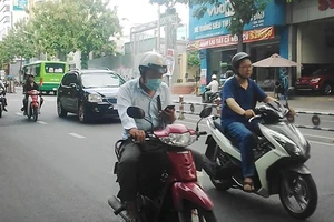 Quảng cáo bằng cách “nhá máy”