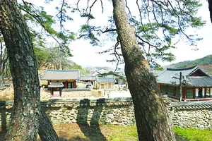 Thư viện được cho là cổ nhất là Sosu Seowon