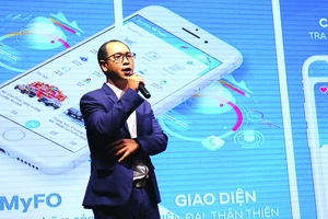 Ông Phạm Trương Hoàng Vũ - Giám đốc Nghiên cứu & Phát triển Sài Gòn Ford, trong buổi giới thiệu tính năng mới, hiện đại của MyFo