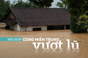 Cùng miền Trung vượt lũ