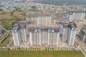 Cất nóc tòa S6.2 và S6.3 Phân khu 2, Vinhomes Grand Park vượt tiến độ