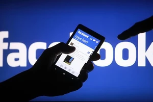 Facebook khôi phục các dịch vụ sau nhiều giờ gián đoạn