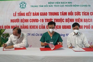 Chuyển giao Trung tâm Hồi sức Covid-19