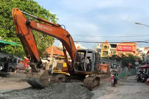 Thi đua đẩy nhanh tiến độ trên các công trường giao thông