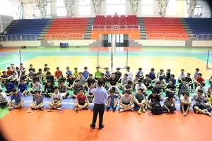 Cầu lông nở rộ trong giới sinh viên