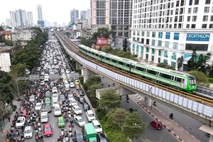 Đường sắt Cát Linh - Hà Đông chạy trên tuyến có mật độ giao thông lớn nhất thủ đô Hà Nội