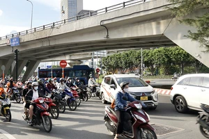 Cầu vượt Nguyễn Hữu Cảnh đứt cáp: Làm rõ nguyên nhân, trách nhiệm