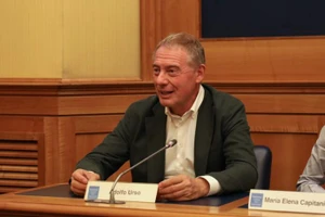 Bộ trưởng Công nghiệp Italy Adolfo Urso. Ảnh: agenzianova.com