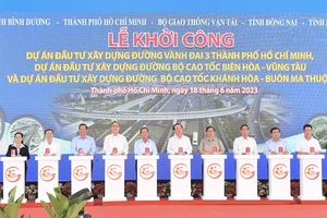 Khởi công đường Vành đai 3 TPHCM và 2 cao tốc trục ngang