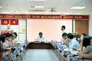 Quang cảnh buổi làm việc. Ảnh: CHÍ THẠCH