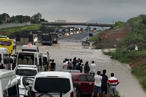 Chậm xử lý nguyên nhân ngập cục bộ tại đường cao tốc Phan Thiết - Dầu Giây