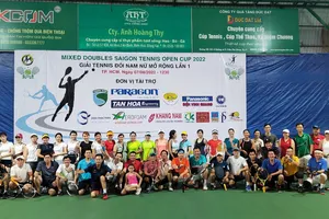 Giải tennis đôi nam nữ mở rộng lần thứ nhất
