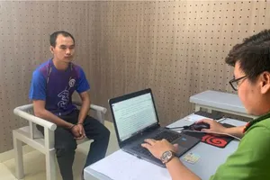 Bắt đối tượng bị truy nã vì phát tán ảnh nhạy cảm lên mạng xã hội