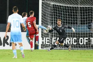 Đội bóng tệ nhất thế giới và chiến thắng sau 20 năm