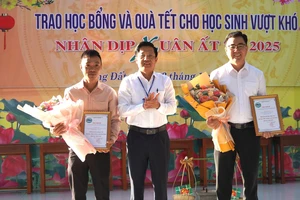 Công ty Xổ số kiến thiết Bà Rịa - Vũng Tàu trao 44 suất học bổng cho học sinh vượt khó