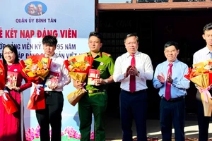 Quận Bình Tân kết nạp nhiều đảng viên từ quần chúng ưu tú