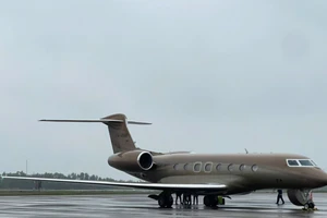 Lần đầu chuyên cơ Gulfstream G650ER đáp sân bay quốc tế Phú Bài