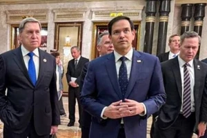 Trợ lý Tổng thống Nga Yury Ushakov (bên trái) và Ngoại trưởng Mỹ Marco Rubio trong cuộc đàm phán tại Saudi Arabia, ngày 18-2. Ảnh: TASS