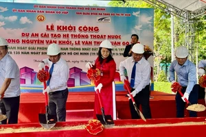 Khởi công xây dựng hệ thống thoát nước đường Nguyễn Văn Khối (quận Gò Vấp). Ảnh: QUỐC HÙNG