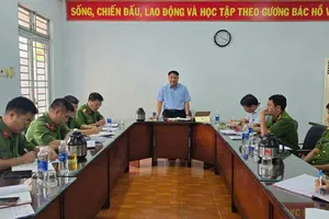 Đội Chữa cháy - CNCH khu vực 33 làm việc trực tiếp với UBND các phường liên quan công tác quản lý nhà nước về PCCC