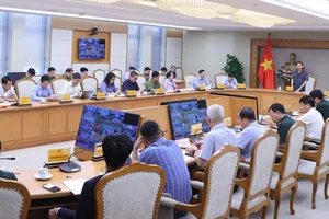 Phó Thủ tướng Trần Hồng Hà, Phó Trưởng ban Thường trực Ban chỉ đạo Phòng thủ dân sự quốc gia chủ trì cuộc họp triển khai ứng phó với bão số 10 