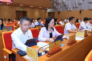 Hà Nội khoán chi 217 triệu đồng/năm cho một người lao động ở văn phòng đảng ủy xã