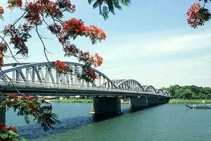 Huế ngày giao mùa