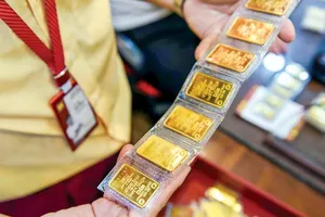 Giá vàng miếng SJC và vàng nhẫn 9999 tăng 1,8 triệu đồng/lượng