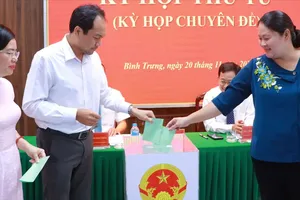 Người dân phường Bình Trưng (TPHCM) được xây công trình tạm phục vụ hoạt động thể dục thể thao