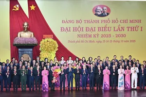 Các đồng chí Ban Chấp hành Đảng bộ TPHCM nhiệm kỳ 2025-2030. Ảnh: VIỆT DŨNG