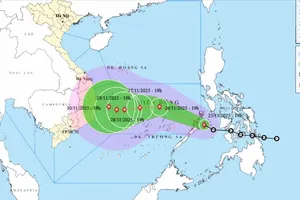 Bão Koto đang vào Biển Đông 