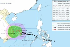 Bão số 15 giảm cường độ, đổi hướng và tiếp tục di chuyển chậm