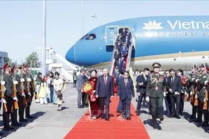 Tổng Bí thư Tô Lâm và Phu nhân bắt đầu thăm cấp Nhà nước tới Lào