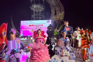 Học sinh biến rác thải thành thời trang, lan tỏa thông điệp xanh