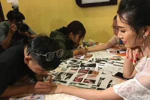 Một số hoạt động trong khuôn khổ chương trình nghệ thuật đường phố được diễn ra chiều ngày 8-5.
