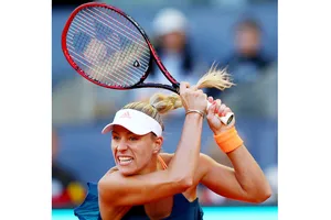 Angelique Kerber lực bất tòng tâm.
