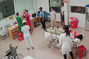Nghệ An: Điều tra vụ hành hung nhân viên y tế