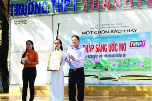 Cty TNHH MTV XSKT tỉnh Đồng Tháp đồng hành cùng CT “Thắp sáng ước mơ” cho học sinh nghèo ở Sa Đéc