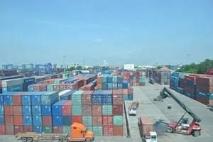 Bắt hai giám đốc nhập khẩu hàng lậu