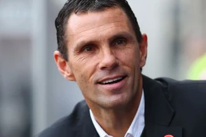 Tân HLV Gustavo Poyet
