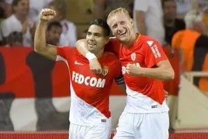 Radamel Falcao (trái) trở lại sau chấn thương.