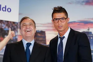 Chủ tịch Florentino Perez và Ronaldo.