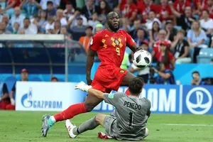 Romelo Lukaku ghi cú đúp cho tuyển Bỉ.