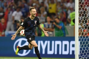 Rakitic đưa Croatia tiến vào bán kết