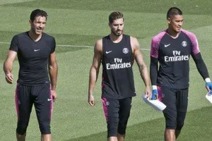 HLV Thomas Tuchel xoay tua thủ môn PSG