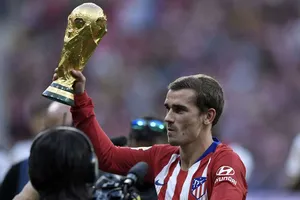 Griezmann khoác áo Atletico Madrid, trinh làng chiếc World Cup 2018